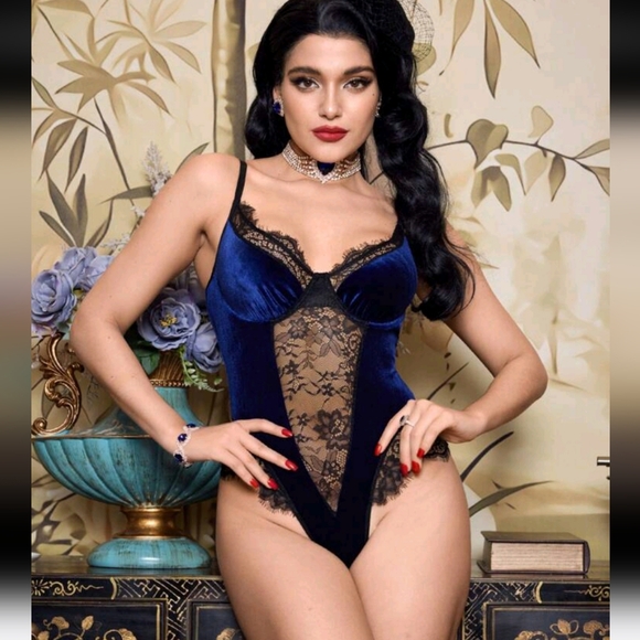 Blue Velvet & Black Lace Teddy Lingerie W/Underwires & Full Coverage Back (M) - Picture 7 of 7